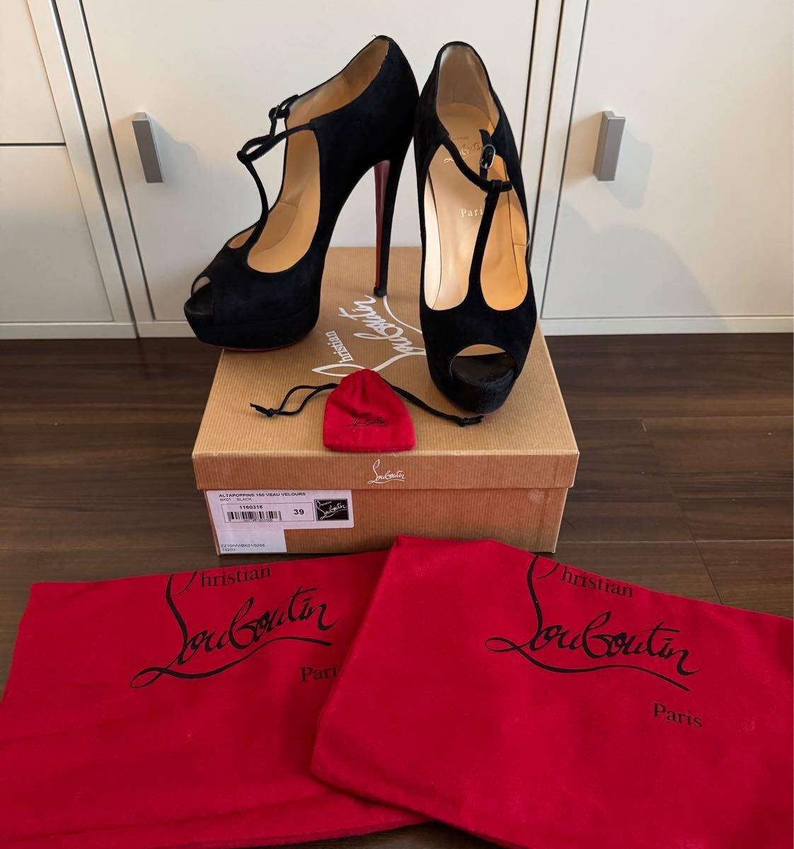 美品 Christian Louboutin クリスチャンルブタン ALTAPOPPINS オープントゥ ベロア パンプス ハイヒール ブラック 39イタリア製 箱・袋付き