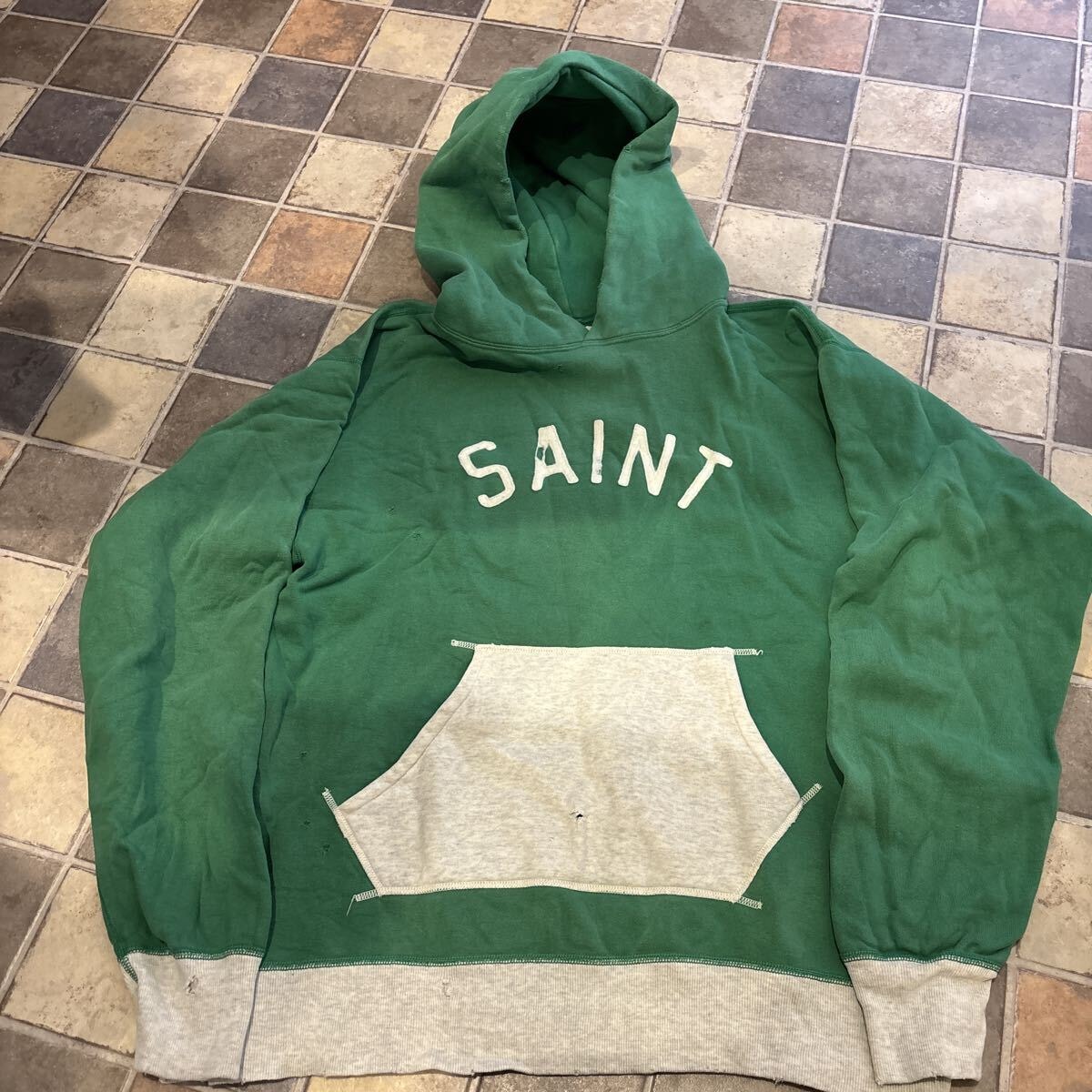 セントマイケル　saint mxxxxxx パーカー　L