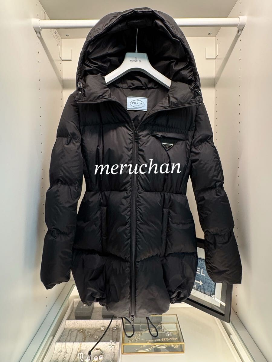 専用　プラダ　ロング　ダウンジャケット　三角プレート　ウエストゴム　黒　M プラダ PRADA 29O364 ベルト付 ロゴ ロングダウンジャケット