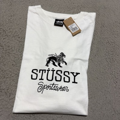 Stussy Born x Raised Handstyles Tee Stussy Born x Raised Handstyles Tee