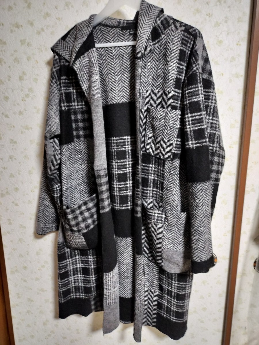 Engineered Garments　ローブ XSですが大きめSやMの人にも　パッチワーク柄モノトーン　コート黒白灰ガウン　ニット　カーデ