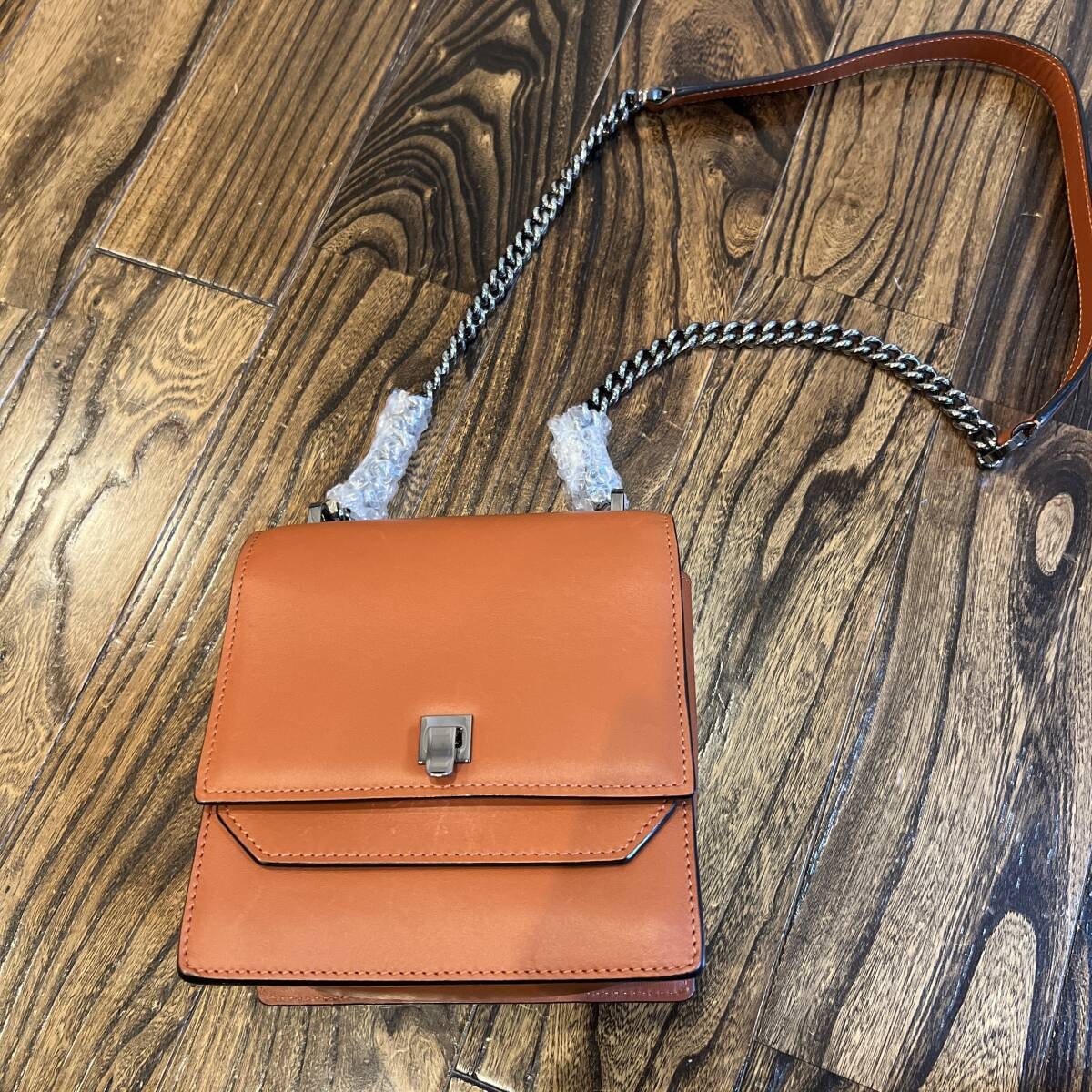 【美品】Valextra ヴァレクストラ 赤ブラウン チェーンバッグ