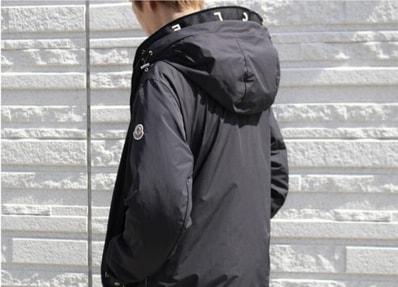 B (目立った傷や汚れなし)】極美品 MONCLER レディースTシャツ B (目立った傷や汚れなし)】極美品 MONCLER レディースTシャツ