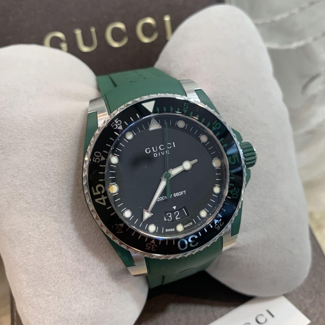 ☆稼働品/訳アリ☆GUCCI ダイヴ 腕時計 YA136310 ダイバーズ