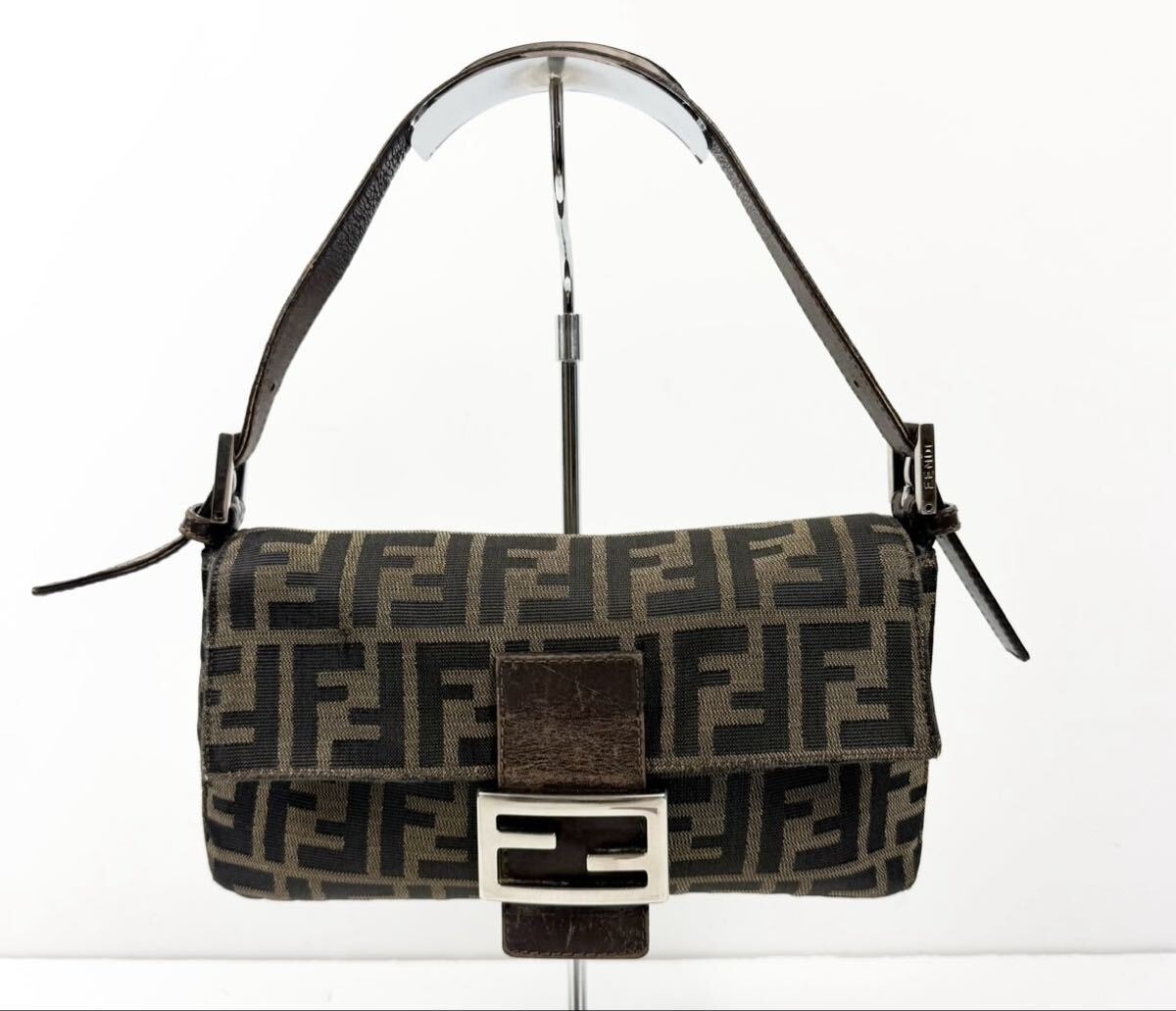 FENDI フェンディ　マンマバケット　ズッカ　ワンショルダーバッグ