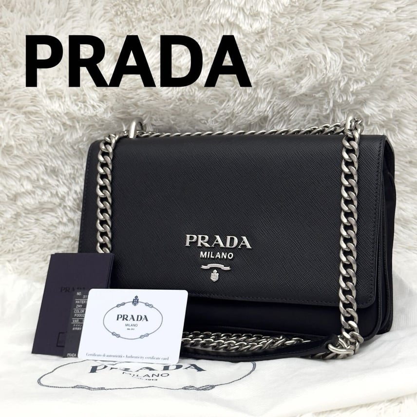 A (未使用に近い)】☆未使用級☆RFID内蔵 PRADA プラダ A (未使用に近い)】☆未使用級☆RFID内蔵 PRADA プラダ