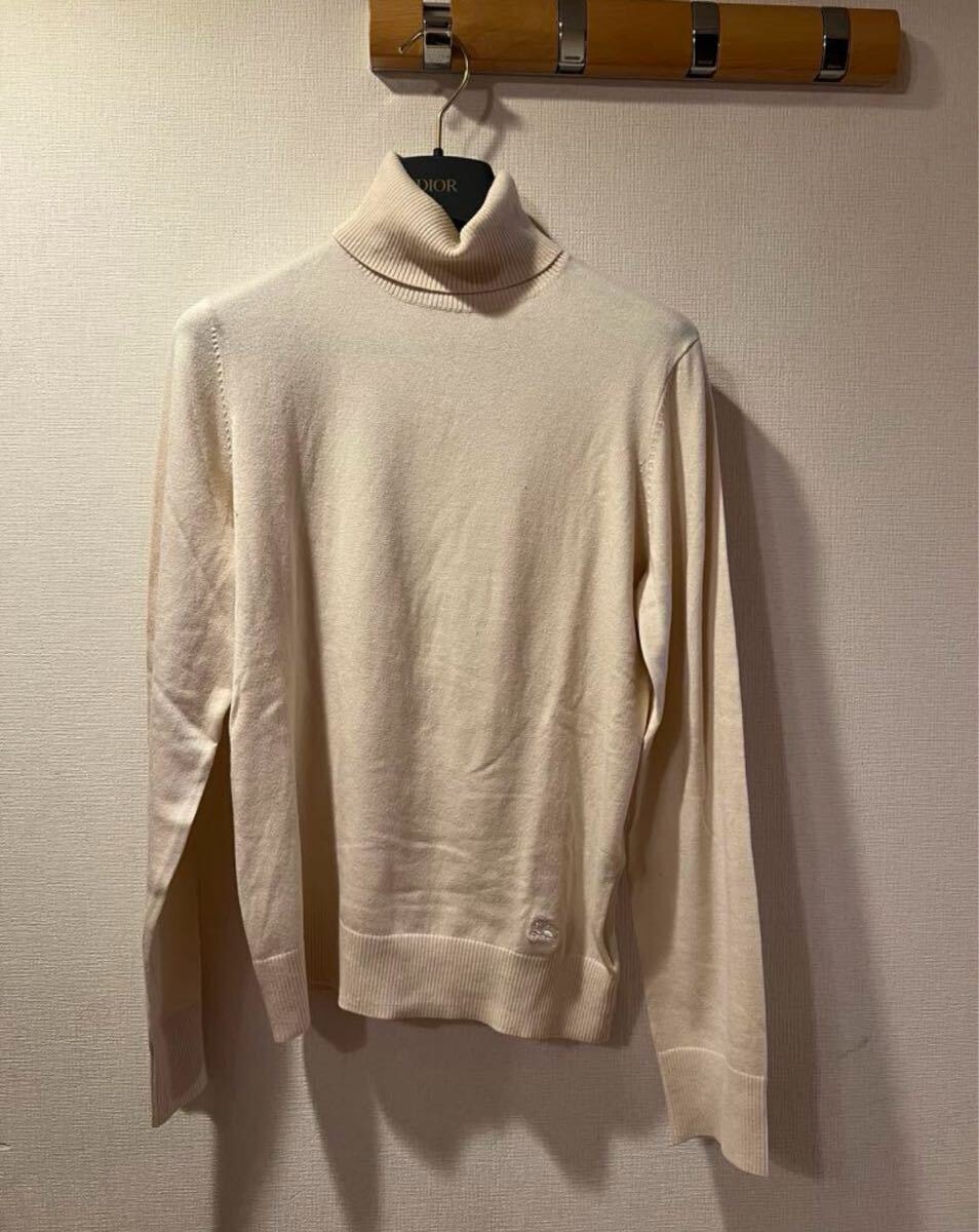 クリーム色　バーバリー　タートルネック　シルクカシミヤ　　混合ニット　Mサイズ Burberry 