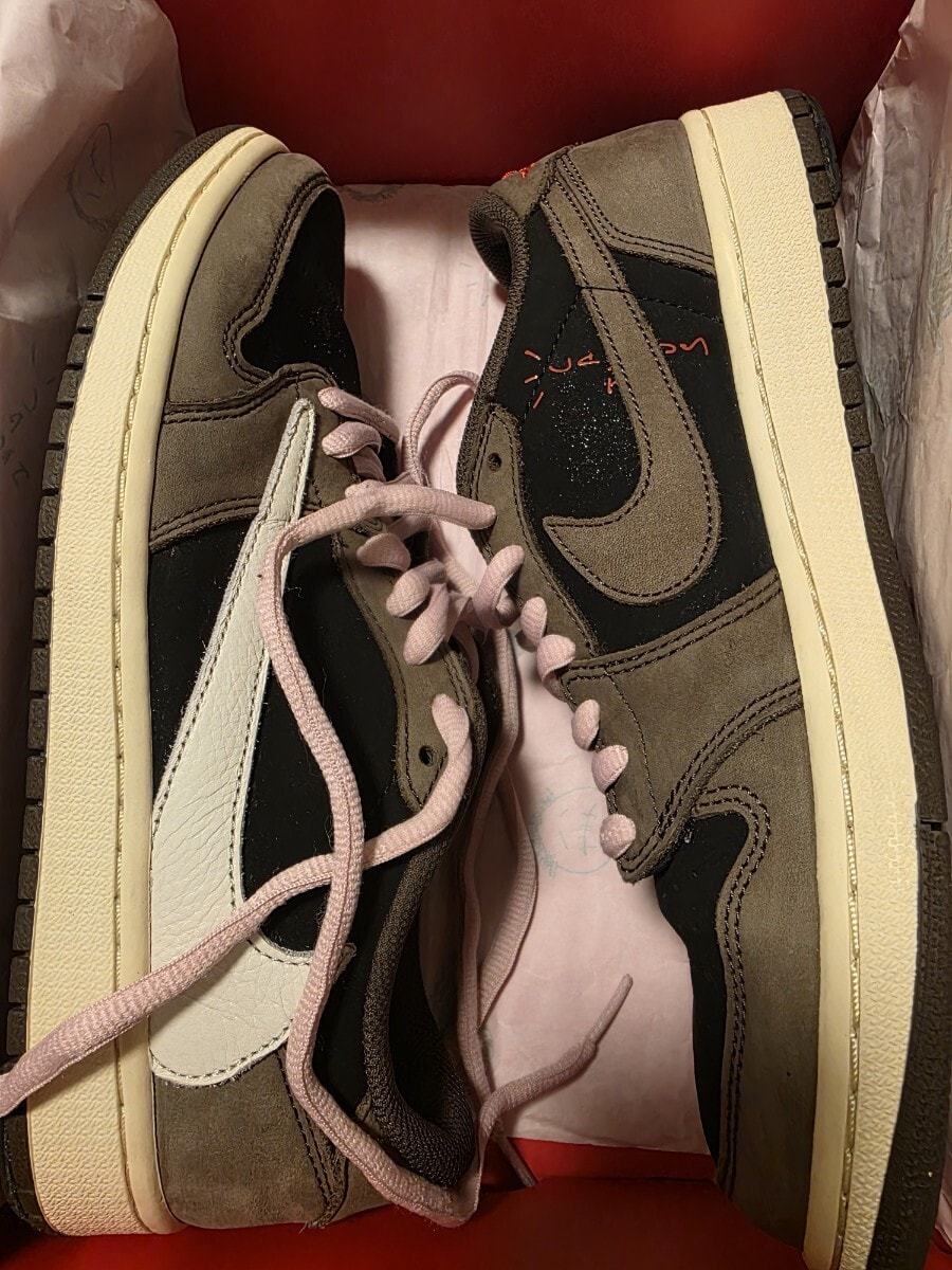 トラヴィススコット×ナイキ エアジョーダン1 ロー OG SP-T "ブラック/ダークモカ"