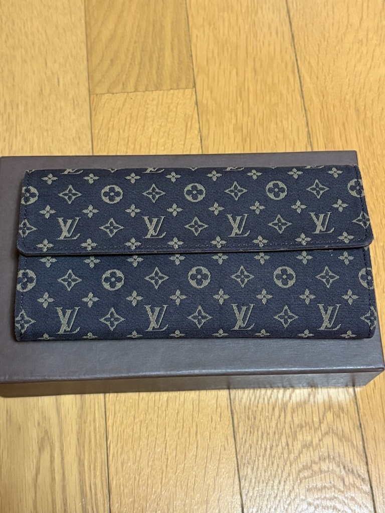 ルイヴィトン x 村上隆 ポルトフォイユ・リサ 