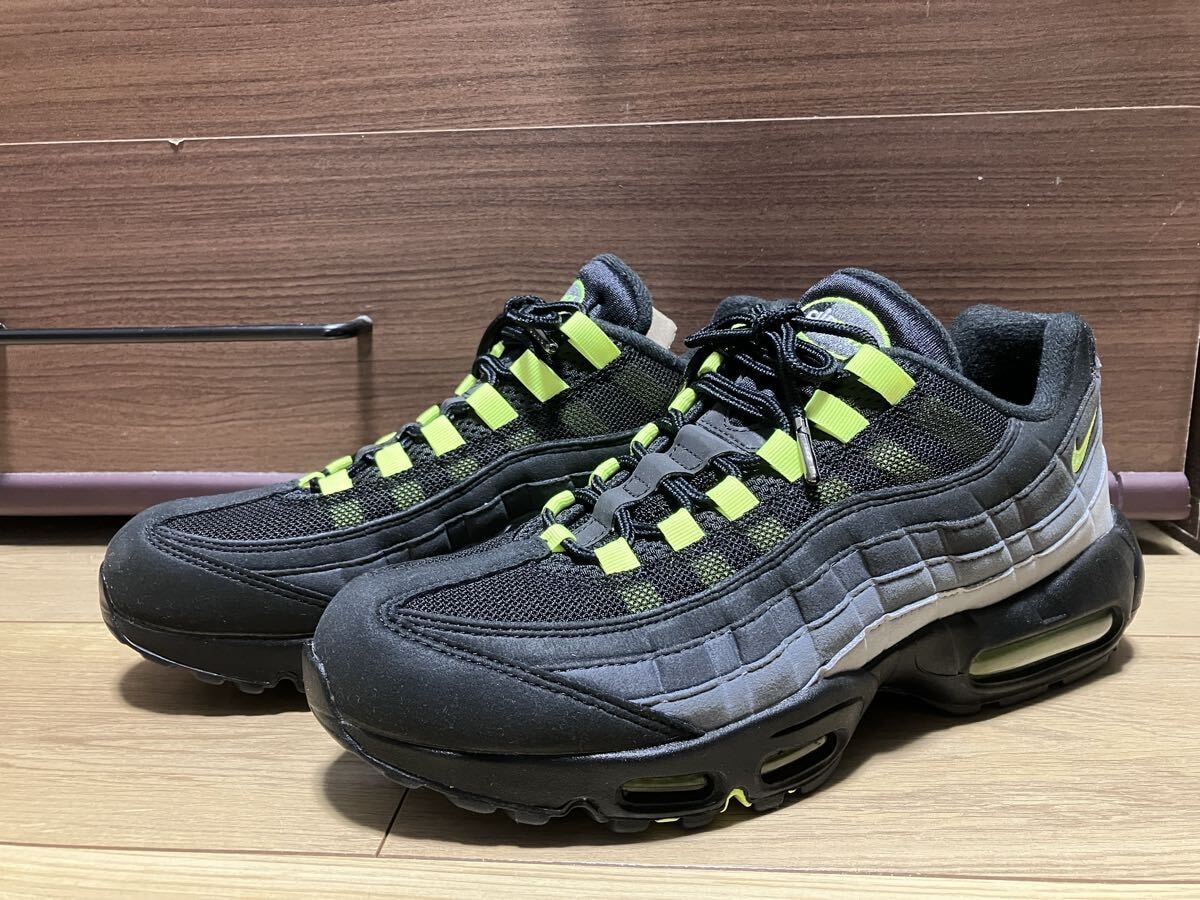 ナイキ エアマックス95 "ブラック/アンスラサイト/スモークグレー/ボルト"