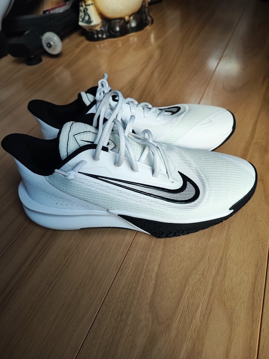 【ほぼ新品・1回着用】Nike ナイキ スニーカー 白×黒 US10.5 28.5cm メンズ