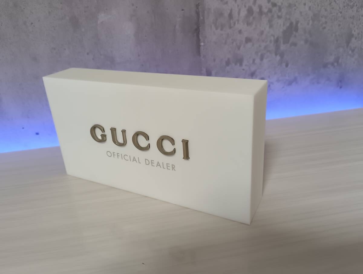 GUCCI　グッチ　ディーラー　ディスプレイ