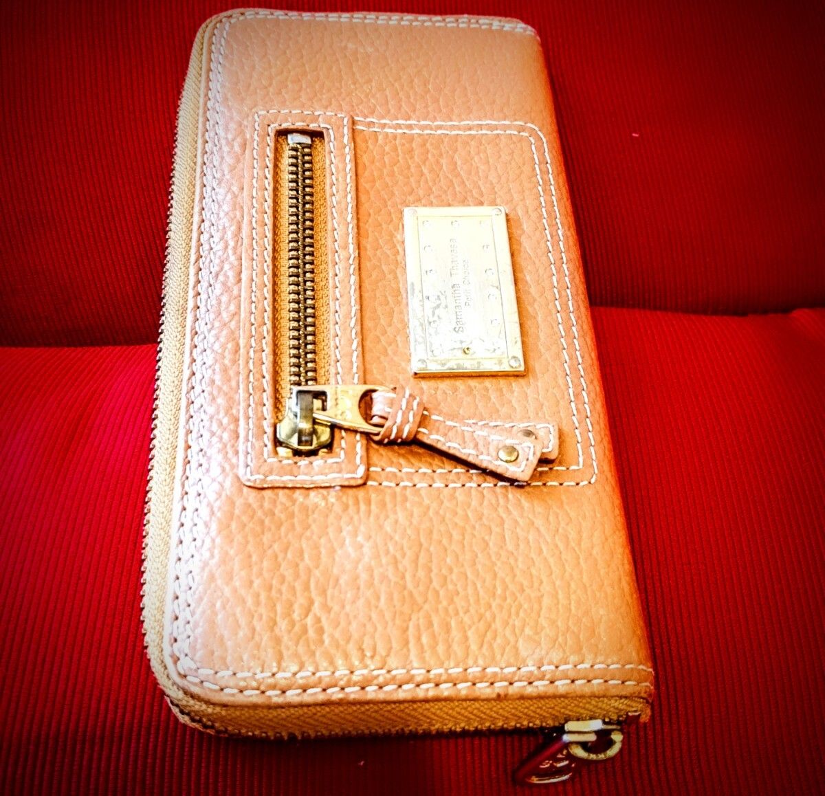 美品　Samantha Thavasa 長財布 ベージュ レディースSamantha Thavasa 長財布　ブラウン系　上品色はベージュ系で、落ち着いた印象です。