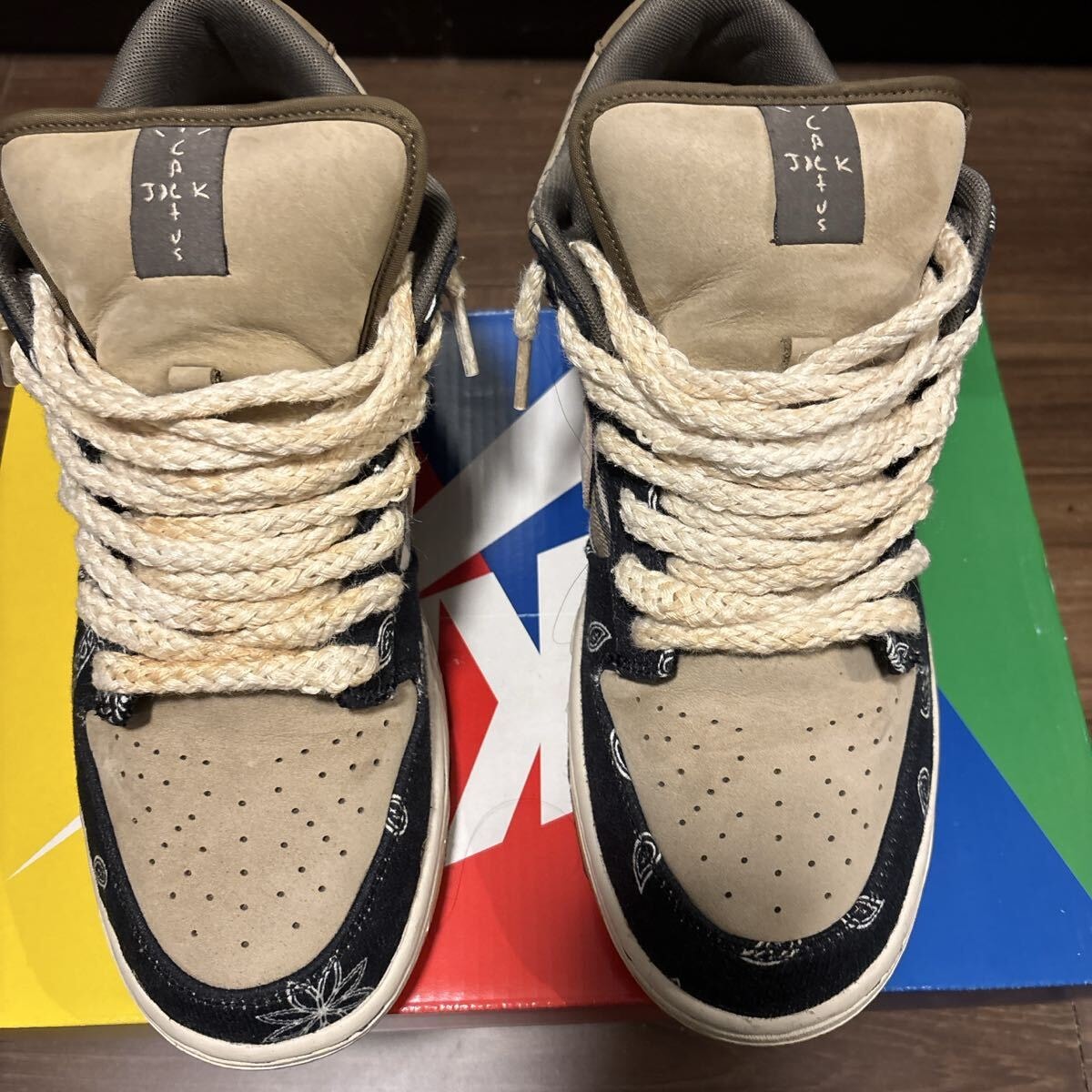 スニーカーダンク(スニダン) | 人気新作のスニーカー、トレカ、注目