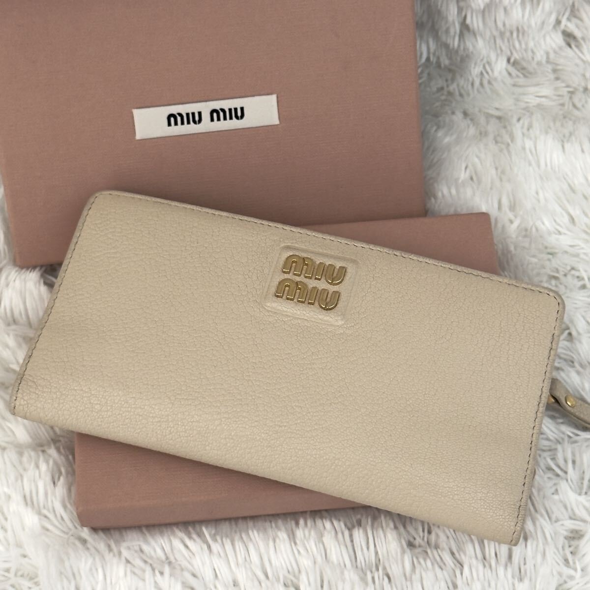 美品⭐️RFID内蔵 MIUMIU ミュウミュウ 財布 マドラス ICチップ B (目立った傷や汚れなし)】☆美品☆RFID内蔵 MIUMIU ミュウミュウ