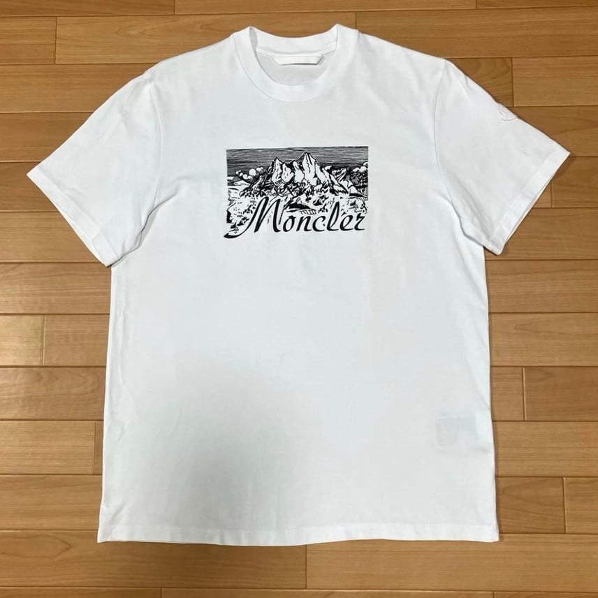 B (目立った傷や汚れなし)】〔最新美品〕モンクレール ホワイト B (目立った傷や汚れなし)】〔最新美品〕モンクレール ホワイト