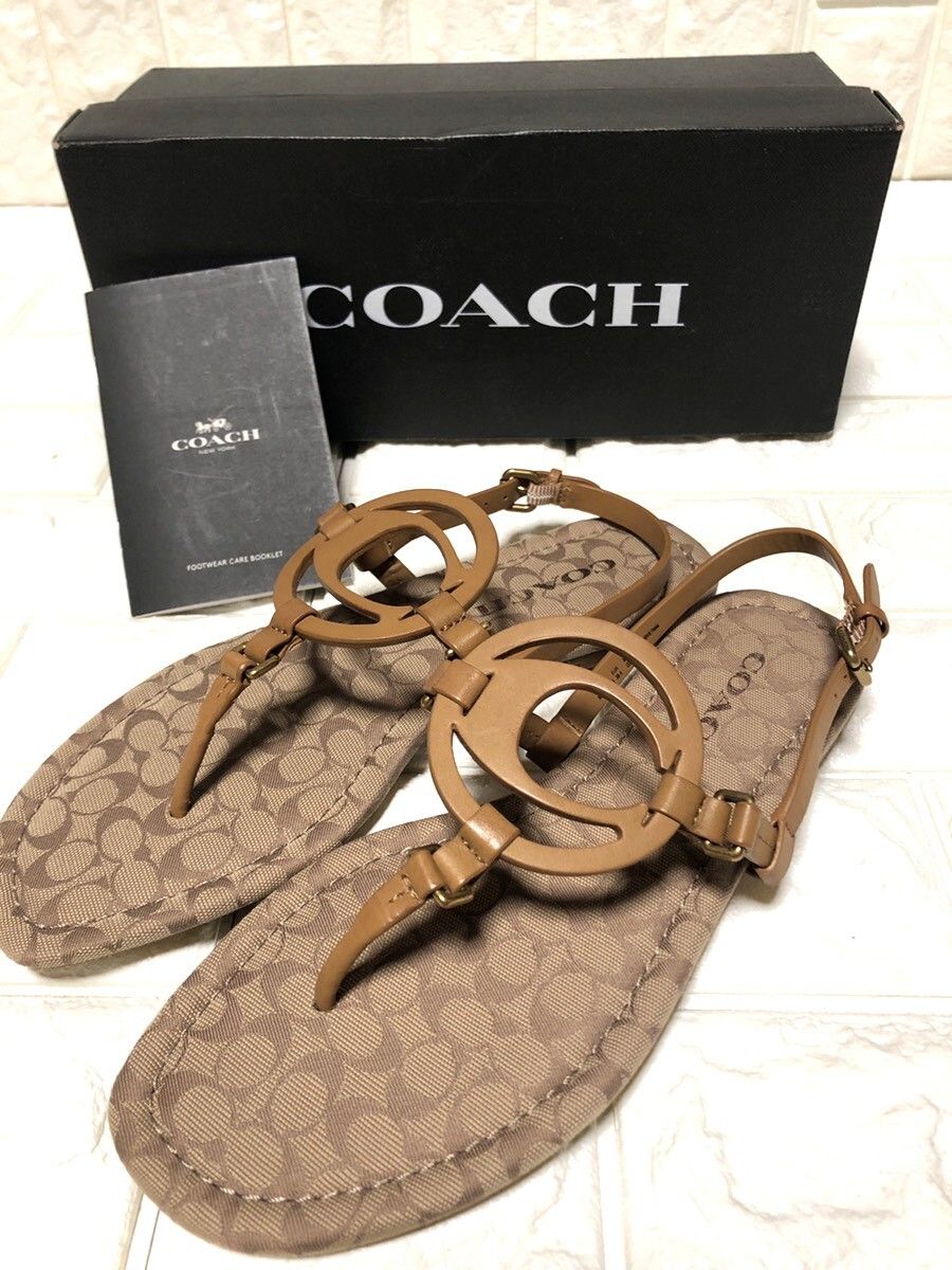 コーチ 　レディース　COACH　Jeri Logo Leather Thong Sandals Light Saddle　Stone　/（US)8B　日本サイズ約25ｃｍ