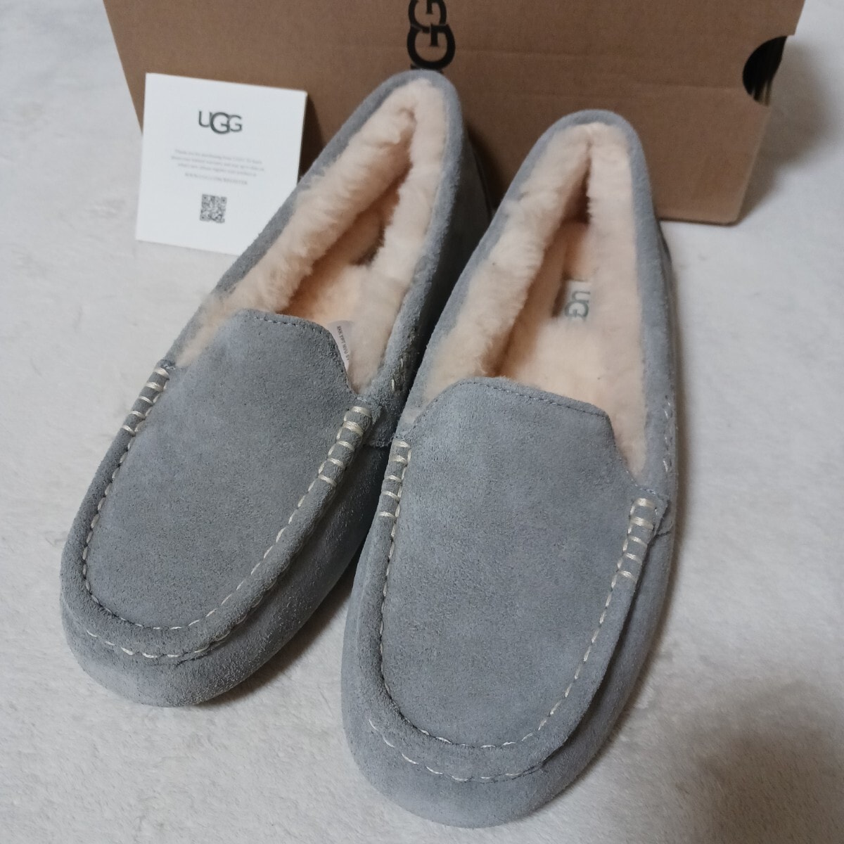 A+ (新品・未使用(ワケあり))】新品UGG（アグ）定番モカシン「Ansley