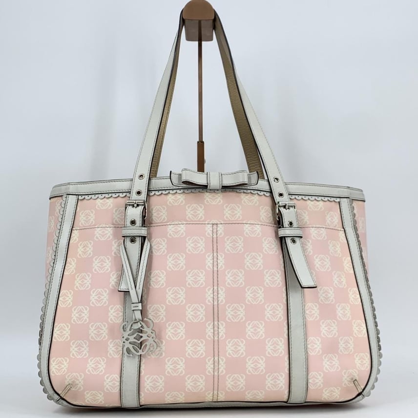 C (やや傷や汚れあり)】美品 LOEWE ロエベ リピートアナグラム C (やや傷や汚れあり)】美品 LOEWE ロエベ リピートアナグラム