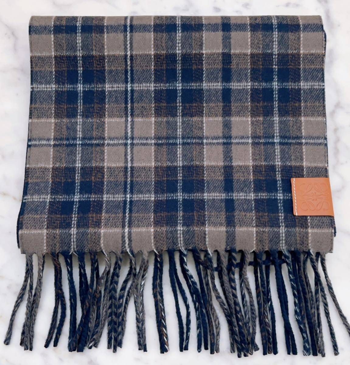 新品・未使用(ワケあり)】LOEWEロエベ カシミア混 ロゴデザイン