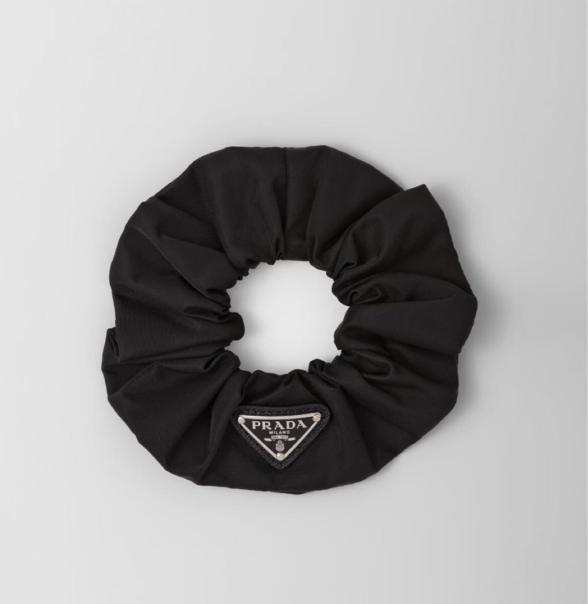 PRADA Re-Nylon シュシュ ブラック 