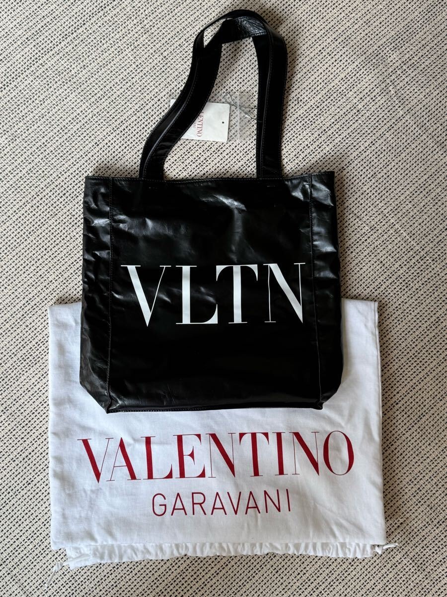 ヴァレンティノ VLTN デカロゴ トートバッグ ソフトカーフスキン　