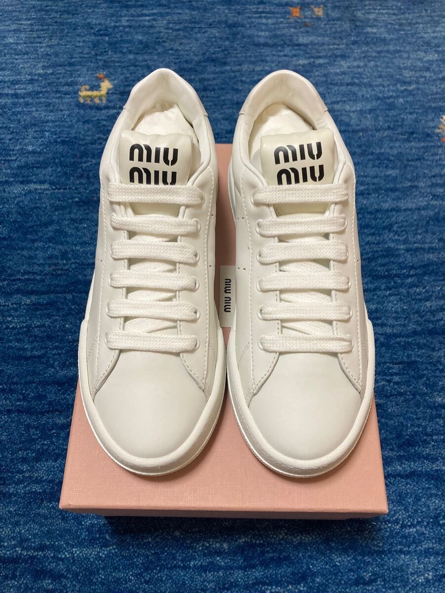 新品・未使用(ワケあり)】Miumiuミュウミュウ白ホワイトレザー