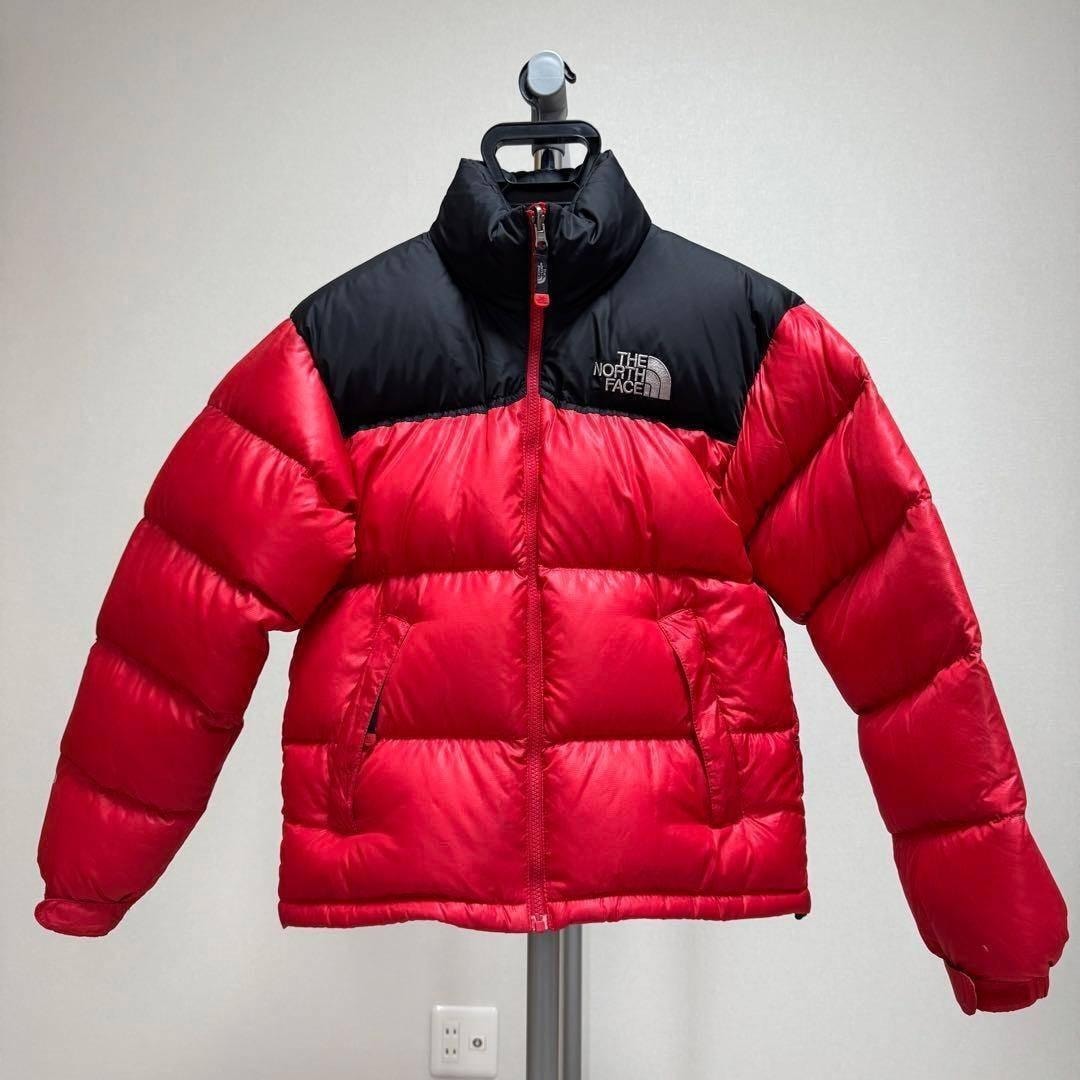 THE NORTH FACE ヌプシ ダウンジャケット 700FP 赤×黒 Sサイズ 希少カラー 防寒 軽量 人気モデル 刺繍ロゴ 男女 レディース メンズ