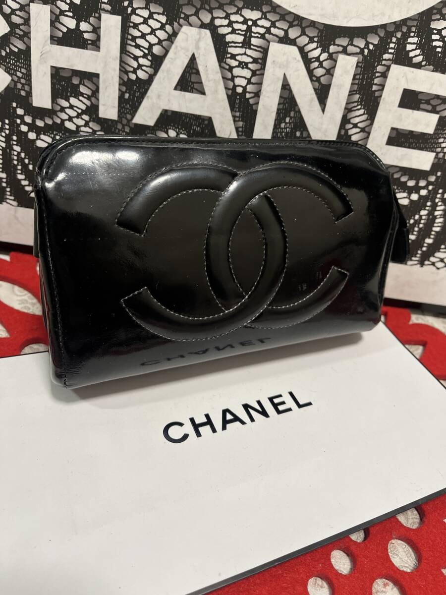 極上美品 シャネル CHANEL ポーチ ヴァニティ パテント エナメル ブラック マトラッセ 107