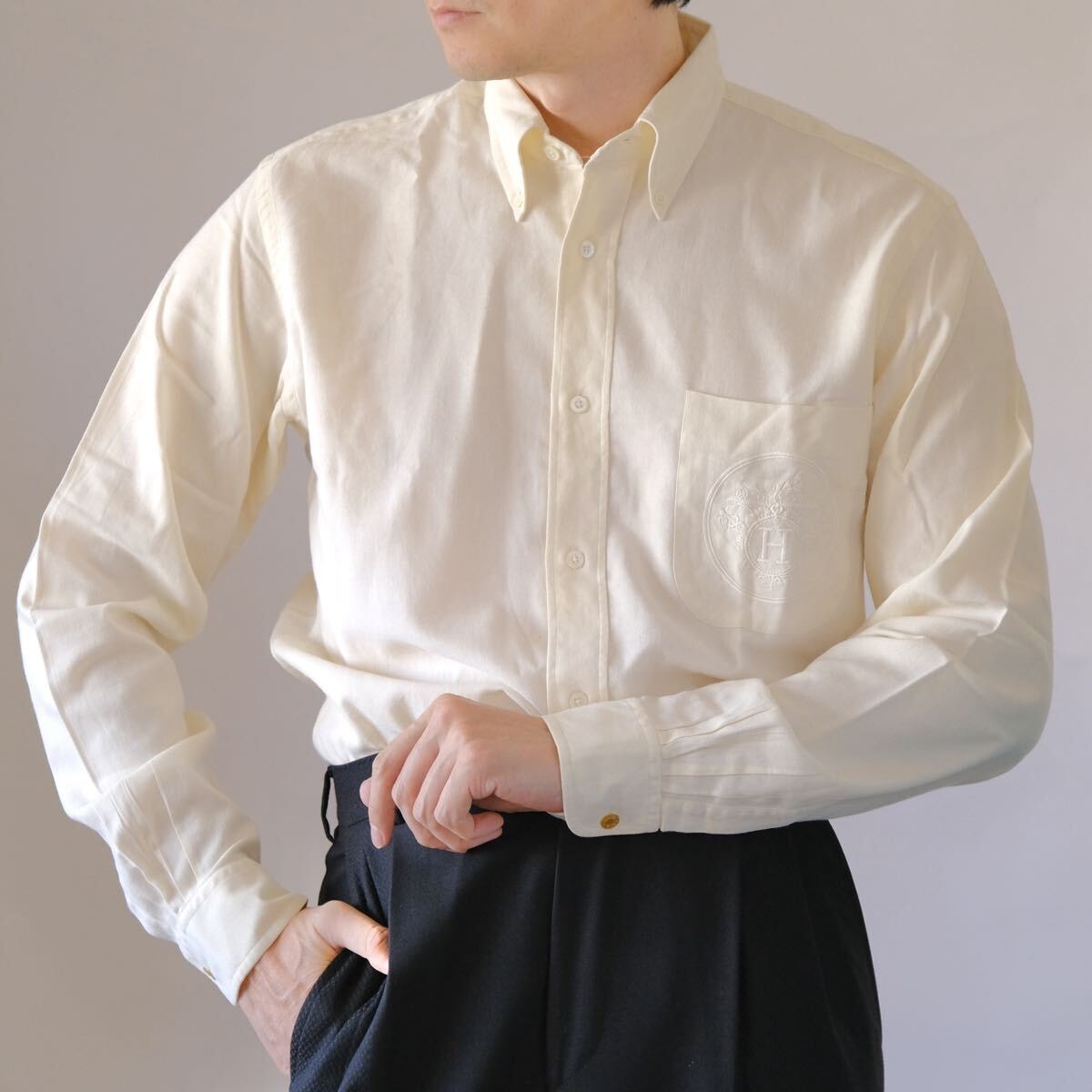 GOD ONLY KNOWS Cropped Striped Shirt 