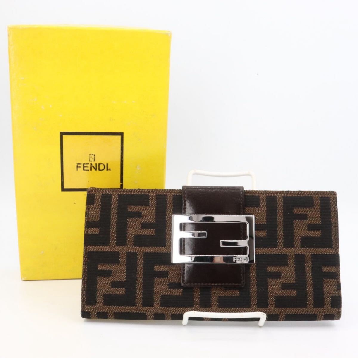FENDI 美品　フェンディ　ズッカ柄　キャンバス　長財布　ブラウン