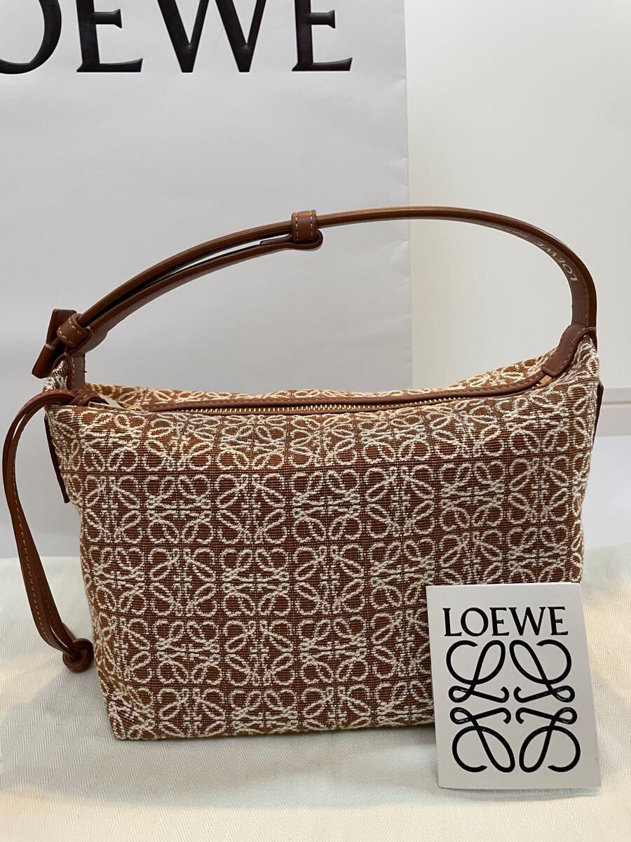 未使用【ロエベ】キュービィ　バッグ　アナグラム　スモール　ハンドバッグ　LOEWE Loewe タン　ピーカン　ブラウン　茶色　ジャガード
