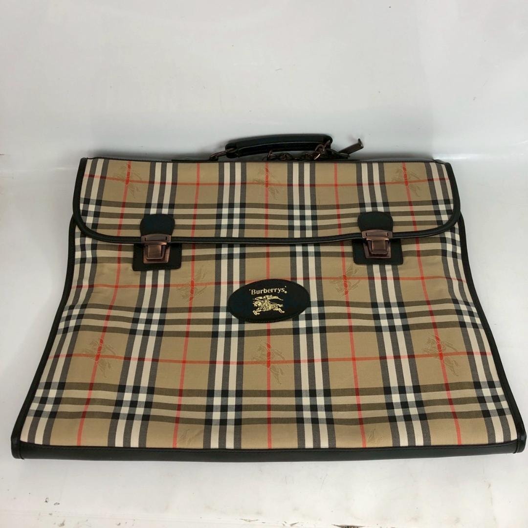 B (目立った傷や汚れなし)】BURBERRY バーバリー ノバチェック 柄