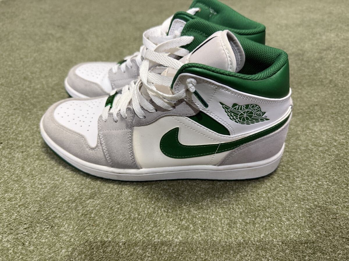 ナイキ エアジョーダン 1 ミッド "グリーン グレー ホワイト"