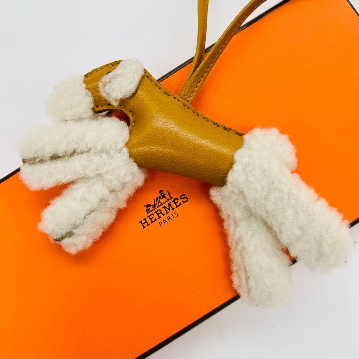 B (目立った傷や汚れなし)】HERMES エルメス バディ チャーム U刻印