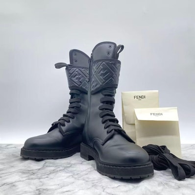 B (目立った傷や汚れなし)】極美品 FENDI フェンディ バイカー B (目立った傷や汚れなし)】極美品 FENDI フェンディ バイカー