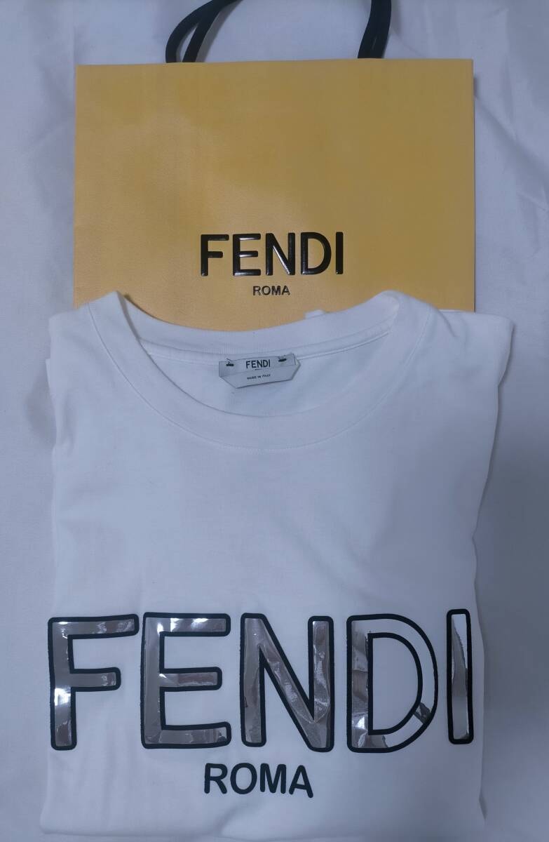 フラグメント x フェンディ メンズ ロゴ Tシャツ 