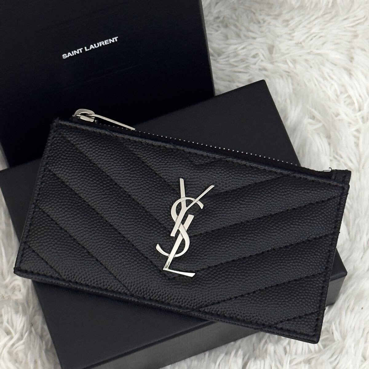 ☆未使用級☆SAINT LAURENT サンローラン 財布 カサンドラ RFID フラグメントケース Vステッチ 現行