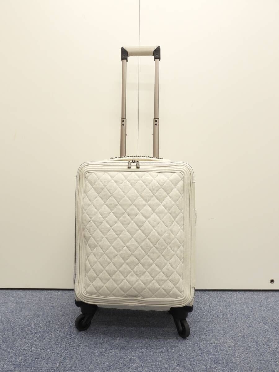 シャネル 四輪キャリーバッグ マトラッセ レザー/クリーム 旅行用トロリーバッグ@22590128