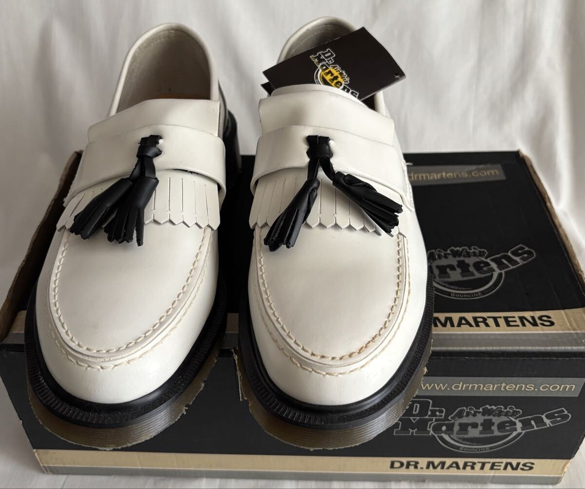 【新品未使用】限定Dr.Martensイングランド製ホワイトタッセルローファー