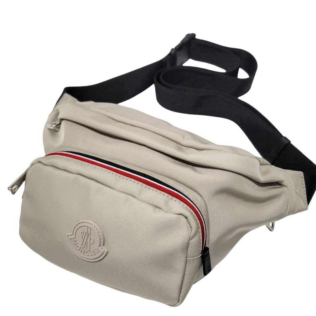 13,2万 新品 本物 モンクレール MONCLER ロゴパッチ ナイロンｘレザーベルトバッグ ウエストポーチ クロスボディバッグ サコッシュ DURANCE