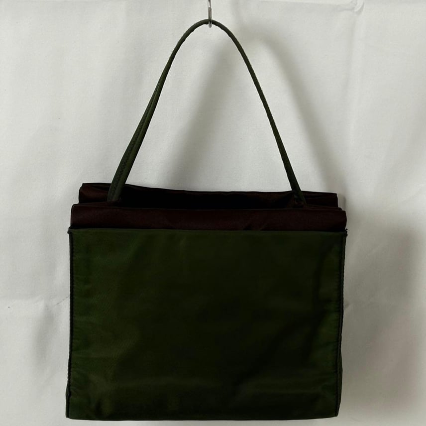 B (目立った傷や汚れなし)】PRADA ナイロングリーン 三角 B (目立った傷や汚れなし)】PRADA ナイロングリーン 三角