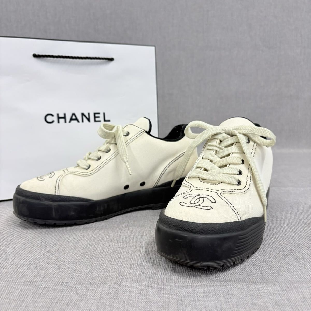 シャネルCHANEL ヴィンテージスニーカー シャネル CHANEL ココマーク 