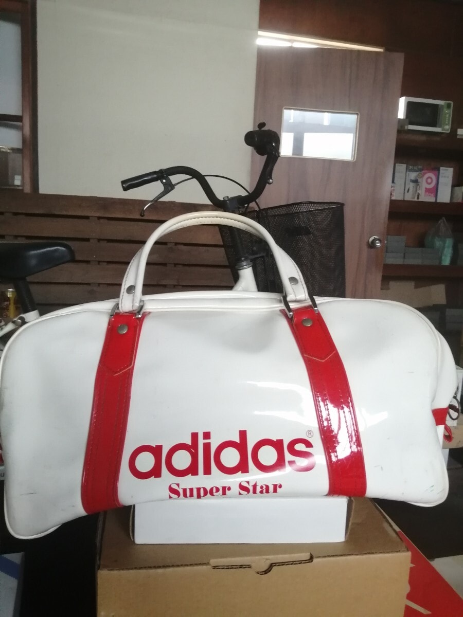 ☆　adidasバッグ　☆