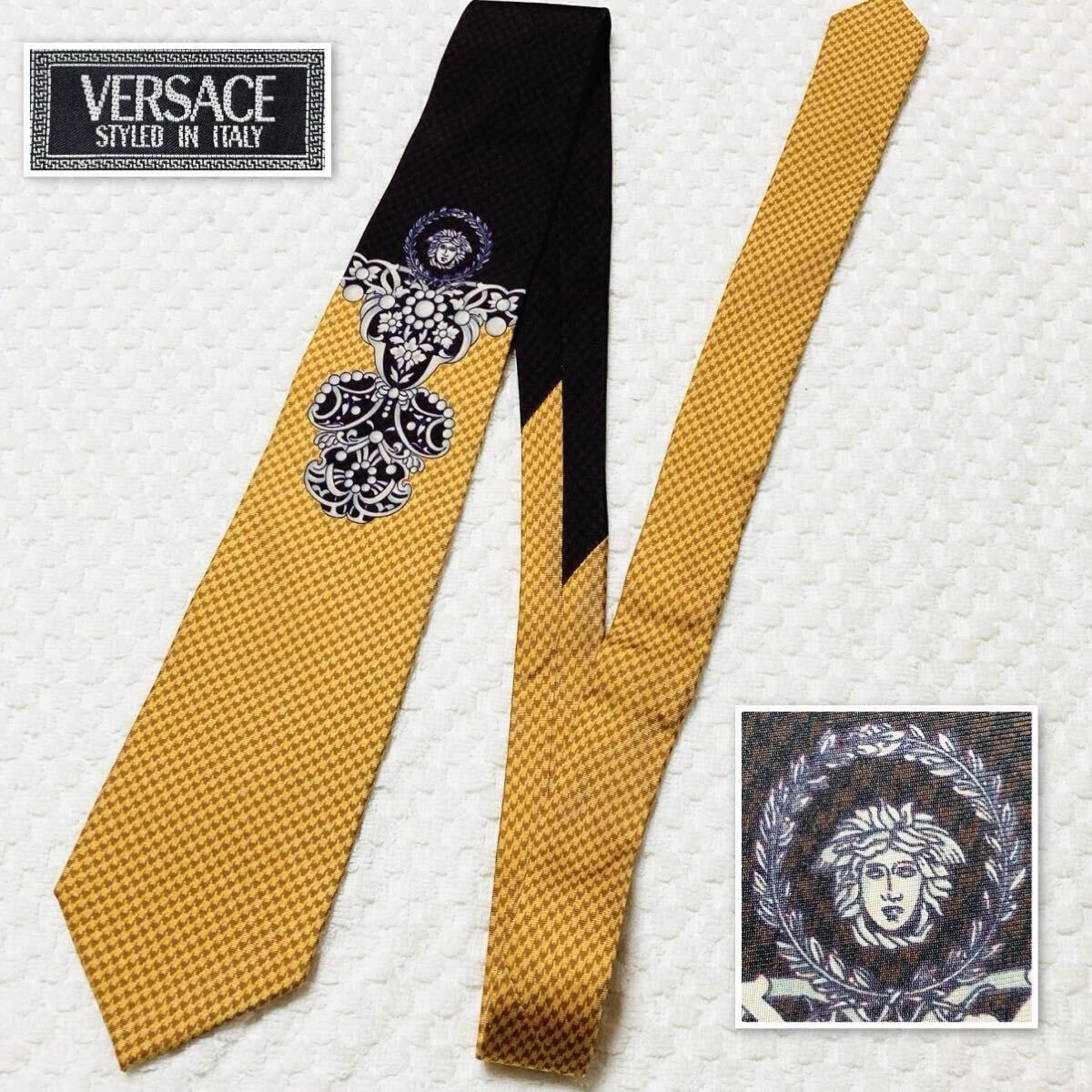 ■美品■VERSACE ヴェルサーチ　ネクタイ　スカーフ柄　メデューサ　花柄装飾　千鳥格子　バイカラー　シルク100 % 日本製