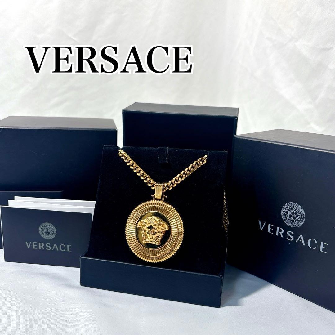 【現行】versace ヴェルサーチ　メドゥーサ ビギー ペンダント　ネックレス