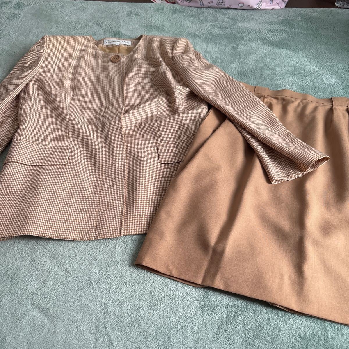 入学式　クリスチャンディオール　セットアップ　美品　ベージュ