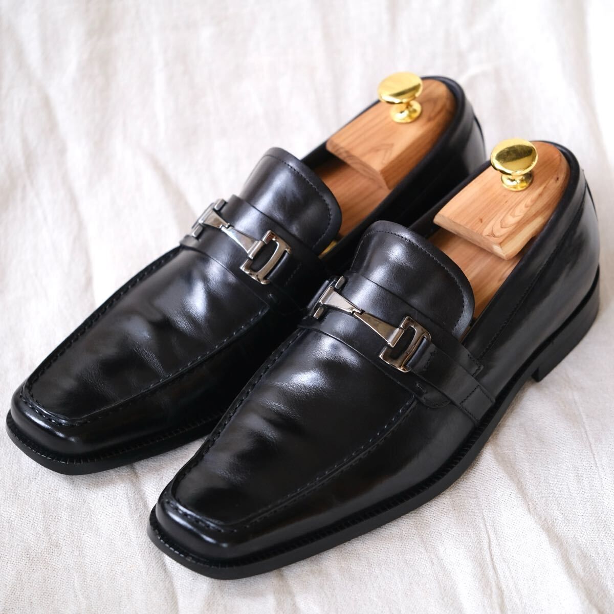 Salvatore Ferragamoフェラガモガンチーニローファー黒75EE