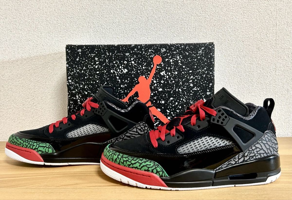 スニーカーダンク(スニダン) | 人気新作のスニーカー、トレカ、注目