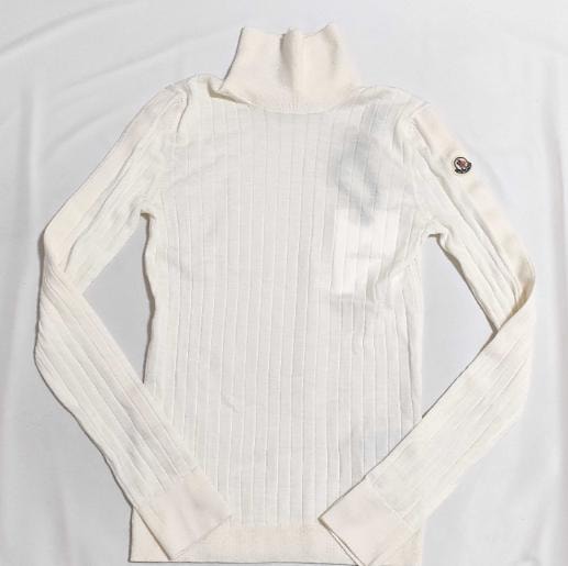 MONCLER未使用タグ付タートルネック ホワイトウールカシミア ニットトップス
